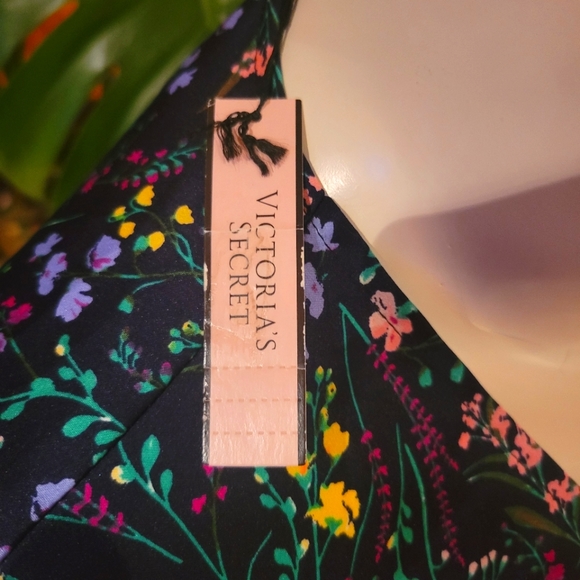 Victoria's Secret Romper - Picture 5 of 5